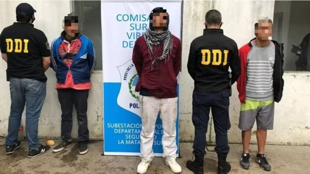 Luis Miguel Del Castillo, Nahuel Hernán Montenegro y Emiliano romano,  en el momento que fueron detenidos en 2020, acusados del crimen de Nahuel Zárate.