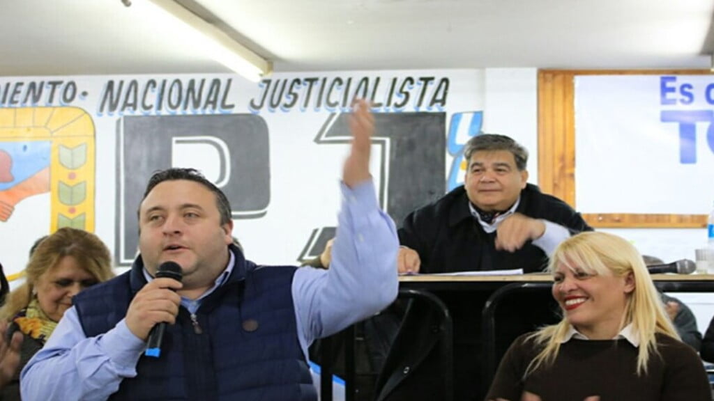 Pablo Mansilla, funcionario de José C. Paz, pidió que todo el gabinete paqceño renuncia para inentar persuadir al intendente Ishii para que se presente a la re reelección.