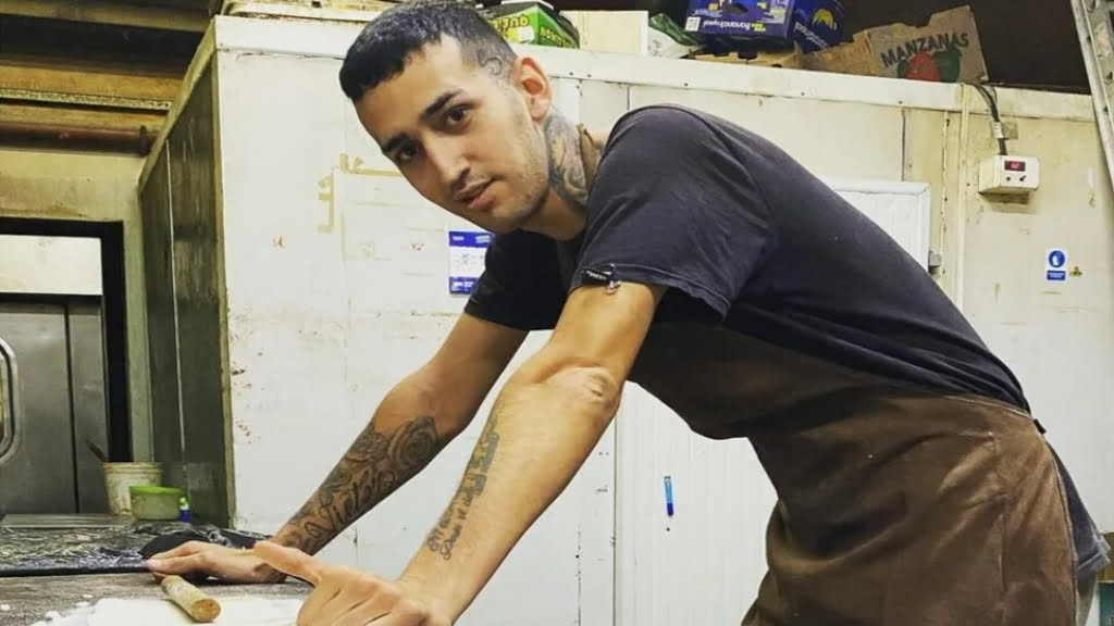 Víctor Ríos, el panadero de San Miguel que lanzó un desafío viral en TikTok y revolucionó a sus colegas en las redes sociales.