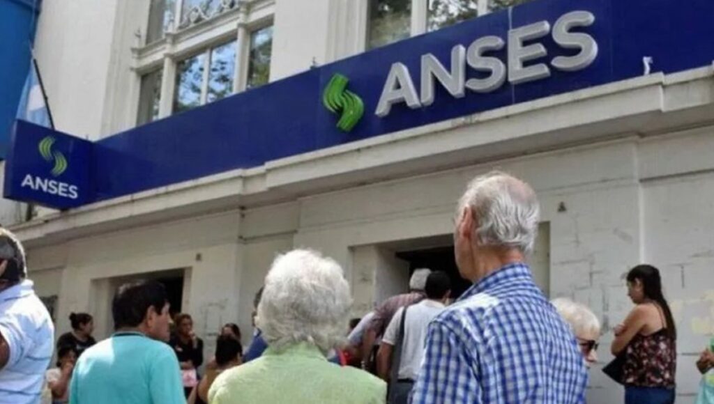 ANSES informó cuándo se cobrarán las jubilaciones, pensiones y asignaciones en junio: el calendario completo