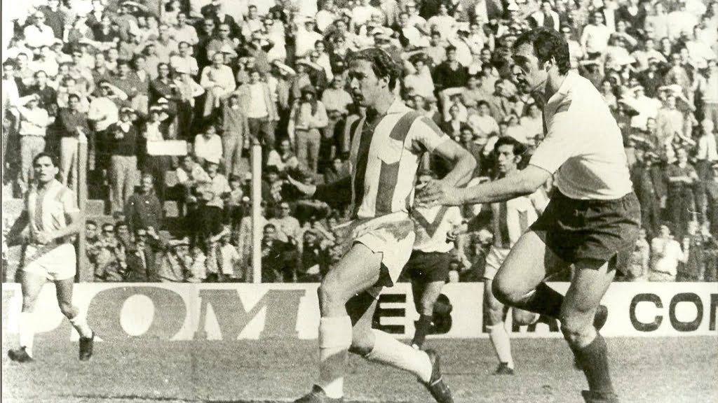 Héroe también en las malas: el día que dos goles de Carlos Bianchi en la cancha de Los Andes salvaron a Vélez del descenso
