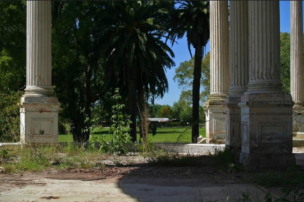 El Palacio Piria tiene en todos sus ambientes 40 columnas de estilo corintio.
