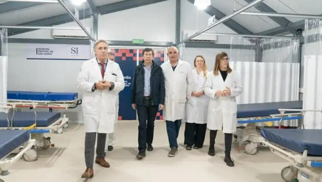 Gustavo Posse estuvo en la inauguración del nuevo sector dela Guardia del Hospital de San Isidro.
