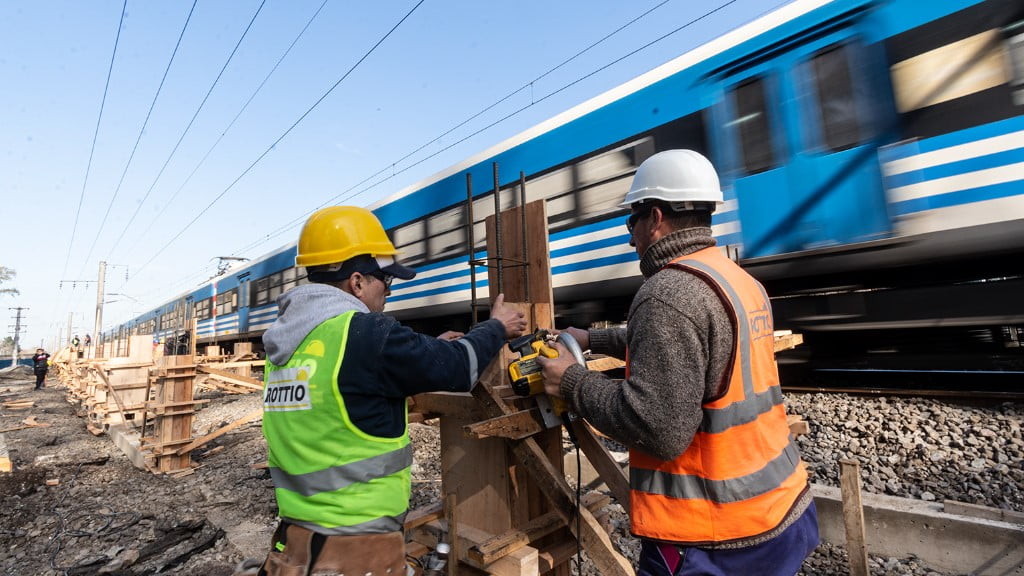 Almirante Brown construye la primera parada ferroviaria en más de un siglo: las imágenes de la nueva estación del tren Roca