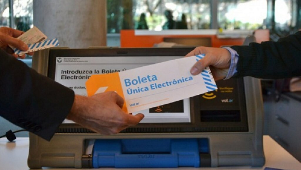Elecciones 2023 en CABA: durísimas críticas al voto electrónico de la jueza María Servini