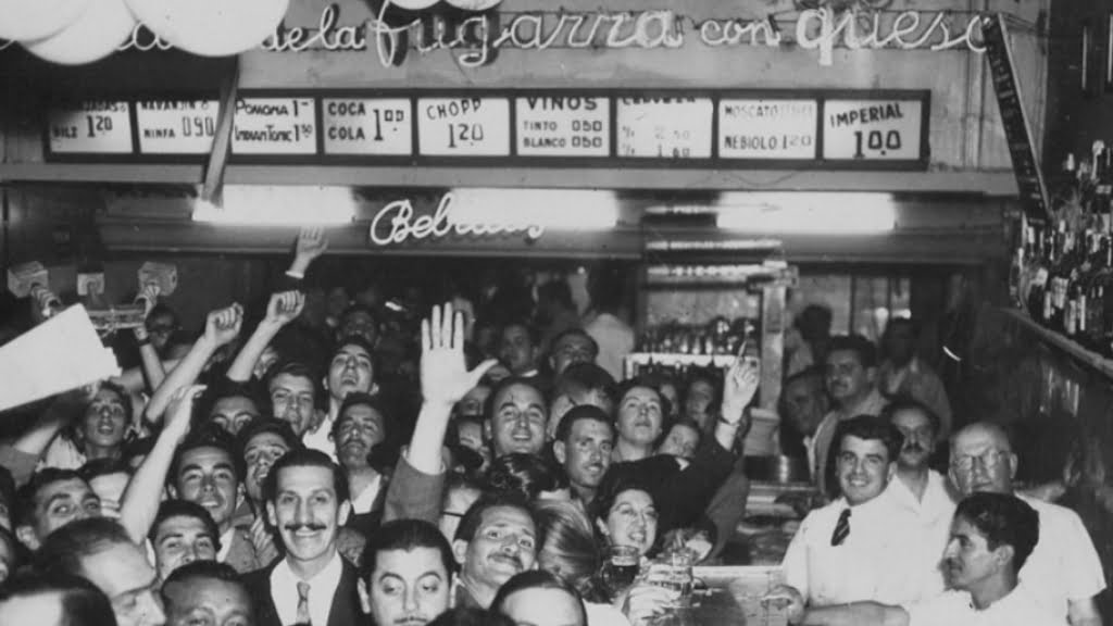 La pizzería Banchero en los años '40 era visitada por multitudes de porteños que querían probar su mítica fugazzeta con queso cuartirolo.