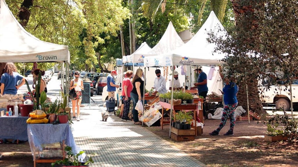 Mercados populares en Almirante Brown durante agosto: dónde estará la feria itinerante que lleva enormes descuentos en alimentos