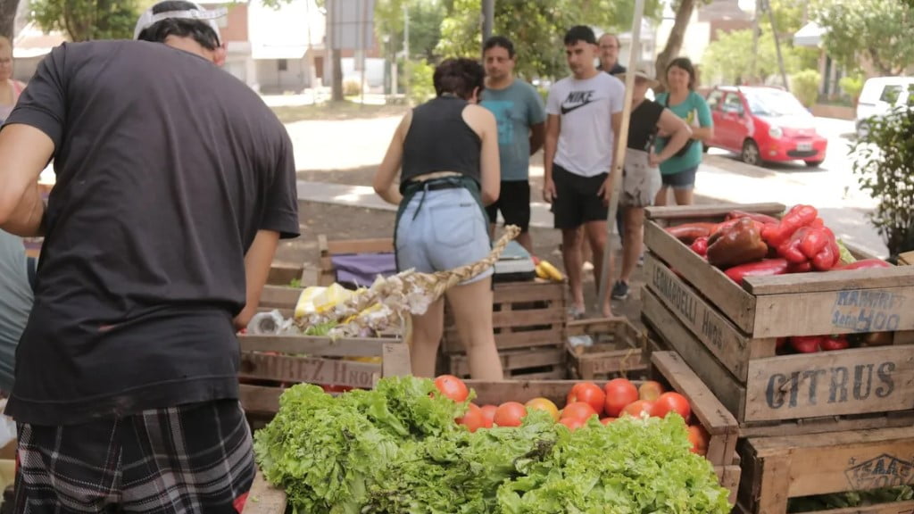 Los Mercados Bonaerenses llegan a Morón con grandes rebajas en alimentos: qué precios ofrecerán y dónde estarán esta semana