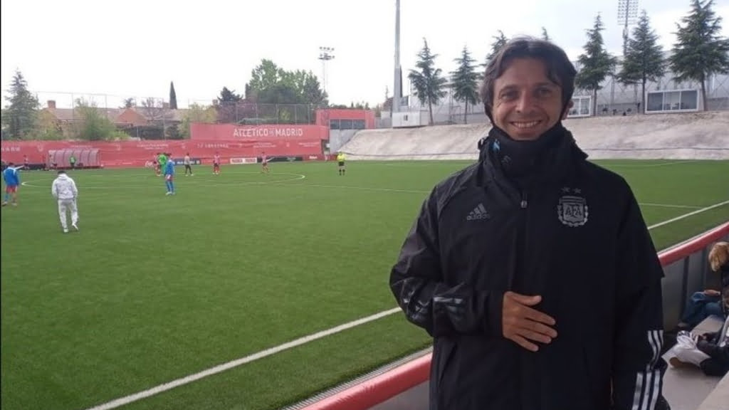 Juan Martín Tassi es un obsesionado del scouting infantil de fútbol.
