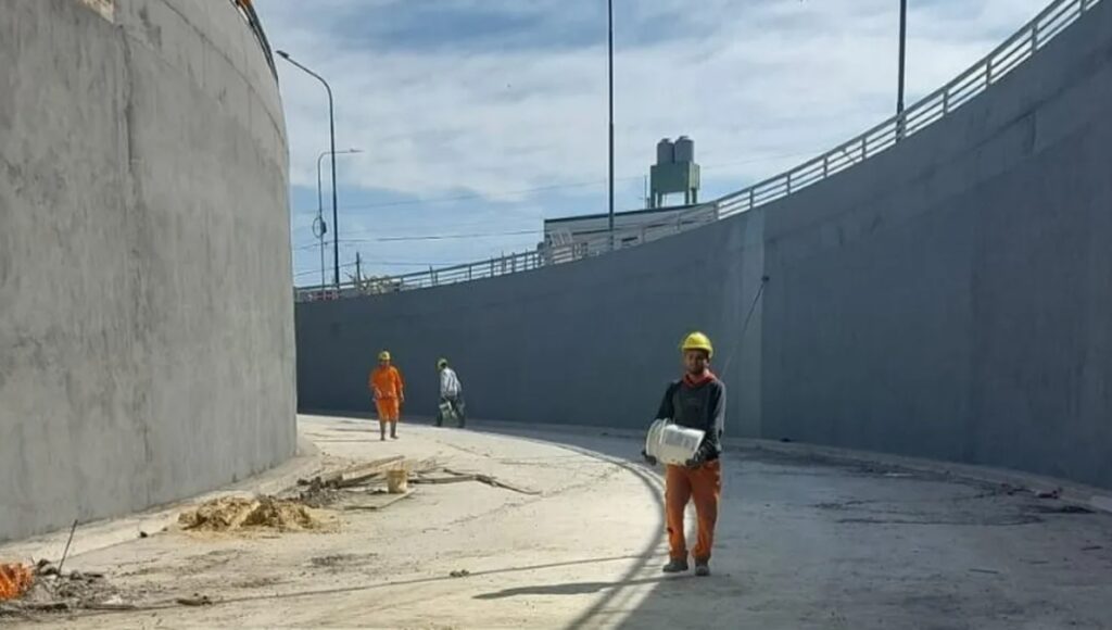 El túnel de González Catán está casi listo: cuándo se inaugurará el nuevo paso bajo nivel del tren Belgrano Sur