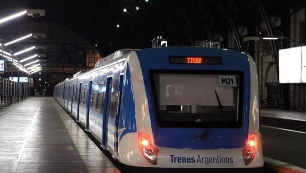 A partir de hoy llegarán nuevas formaciones nocturnas del Tren Mitre a la estación Tigre, frente al puerto fluvial de esa localidad del norte del Conurbano.