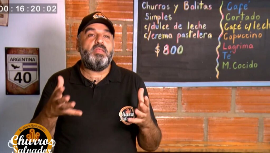 Salvador, en un tamo del reality show alemán que muestra por dentro el emprendimiento 'Churros Salvador', de Pontevedra, Merlo.