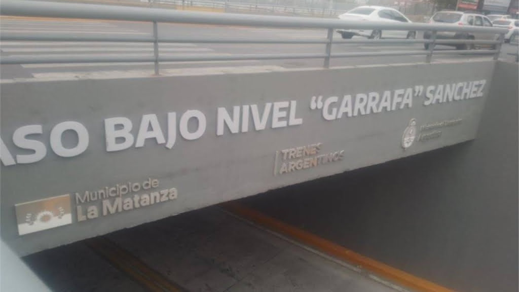 El túnel de la calle Ezeiza en Laferrere, bajo las vías del tren Belgrano Sur, se llamará José Luis Garrafa Sánchez.