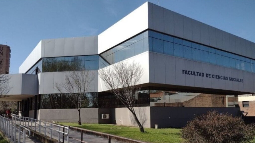 Ciencias Sociales de la Universidad de Lomas de Zamora es una de las carreras habilitadas para realizar la inscripción.