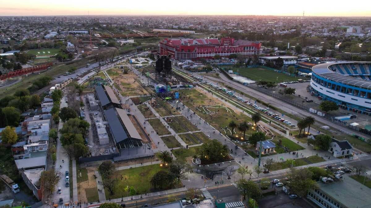 Cómo es el Parque del Fútbol de Avellaneda: une las canchas de Racing e Independiente y tendrá un mega polo gastronómico