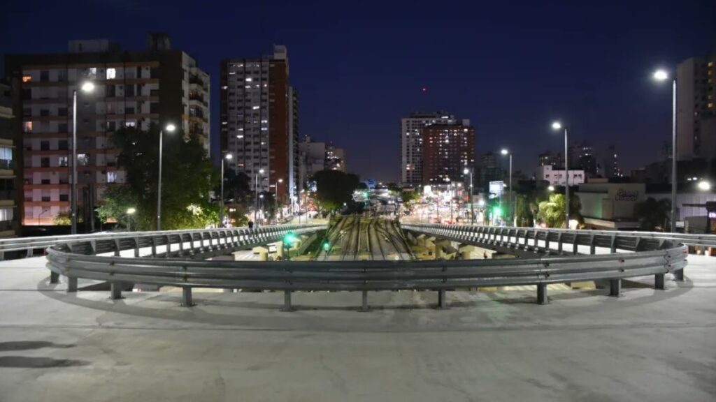 Tras un año de trabajos, se finalizaron los nuevos puentes de Ramos Mejía: cómo quedaron los cruces sobre el tren Sarmiento