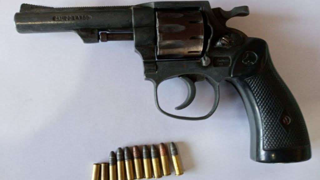Un revolver calibre 22, el arma con la que el menor de 12 años mató a su padre en Morón porque le pegaba a su mamá.