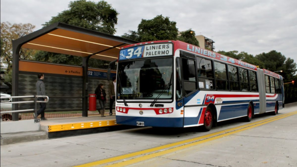 La Linea 34 atraviesa de oeste a este la ciudad de Buenos Aires y ahora su recorrido llegará hasta el Aeroparque Metropolitano Jorge Newbery.