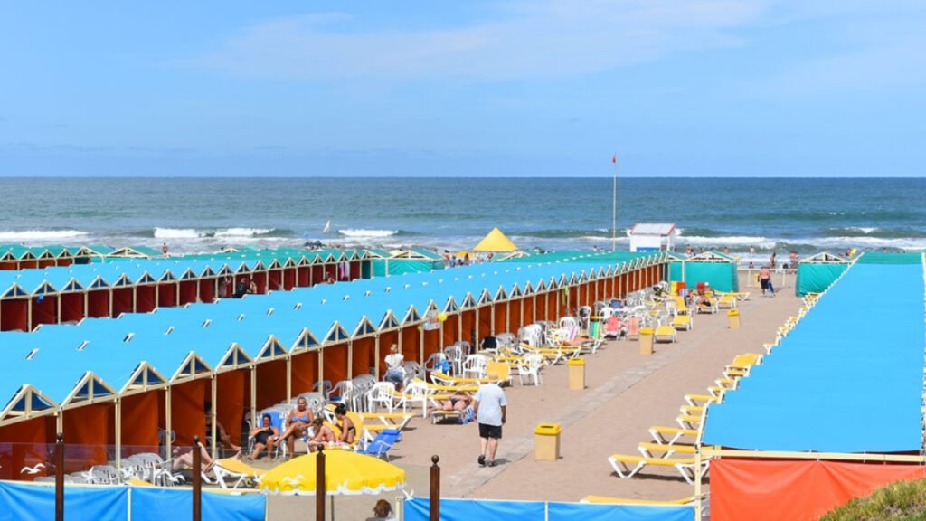 El Complejo Punta Mogotes, uno de los grandes clásicos del verano de Mar del Plata, sorteará 90 carpas para uso gratuito.