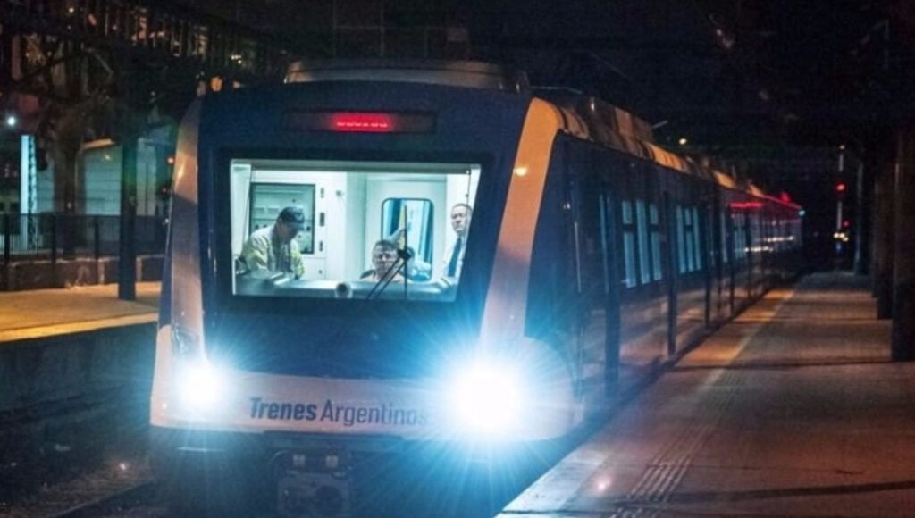 Los usuarios del ramal Tigre del tren Mitre tendrán un servicio especial de madrugada este fin de semana por la realización del festival Lollapalooza 2024 en San Isidro.