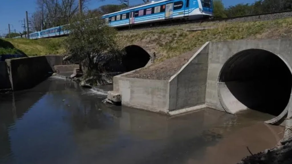 Construyen un nuevo túnel de desagüe en el Arroyo del Rey para desagotar las crecidas del Riachuelo.