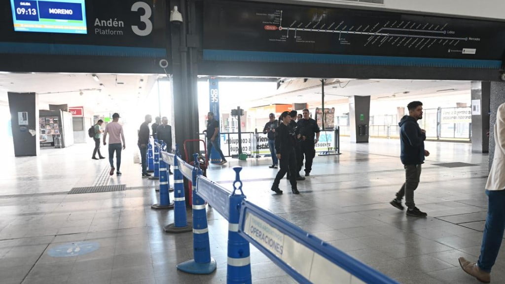 Amenazas de bomba en el tren Roca y en el tren Sarmiento: cómo está afectado el servicio y qué ramales incluye
