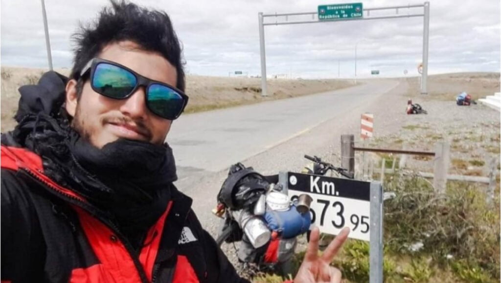 Leandro Duré viaja en bicicleta desde Quilmes hasta Alaska, Estados Unidos, luchando contra todo tipo de imprevistos.