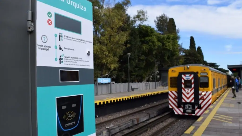 El tren Urquiza une el barrio de Chacarita en CABA, con la estación General Lemos, en San Miguel.