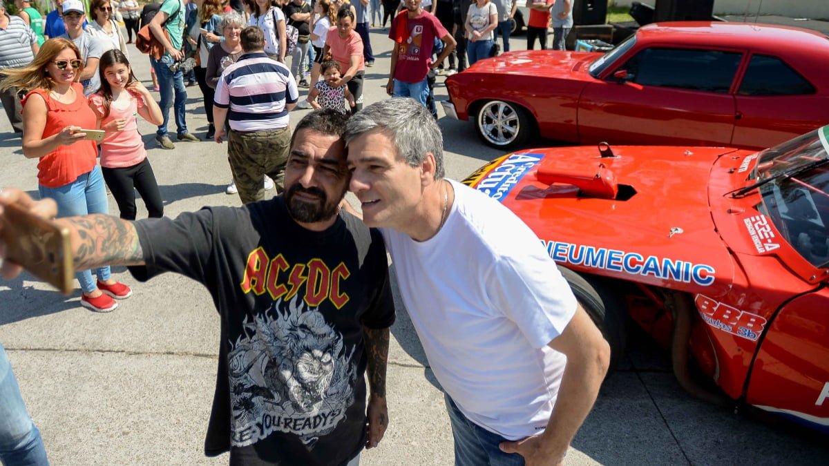 Hurlingham: la pasión por los autos de Juan Zabaleta, el intendente que  abrirá un taller mecánico | Zonales