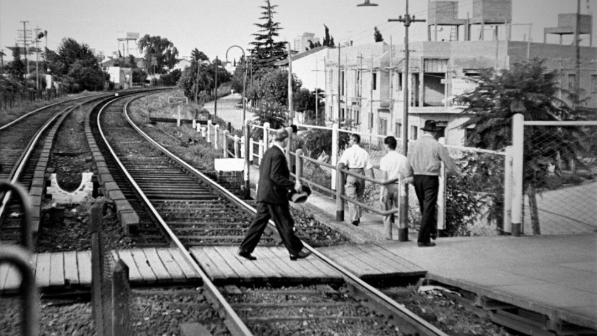 El acceso a la Estación Km 15, hoy Centrángolo, en Florida, Vicente López. La imagen es del año 1950.