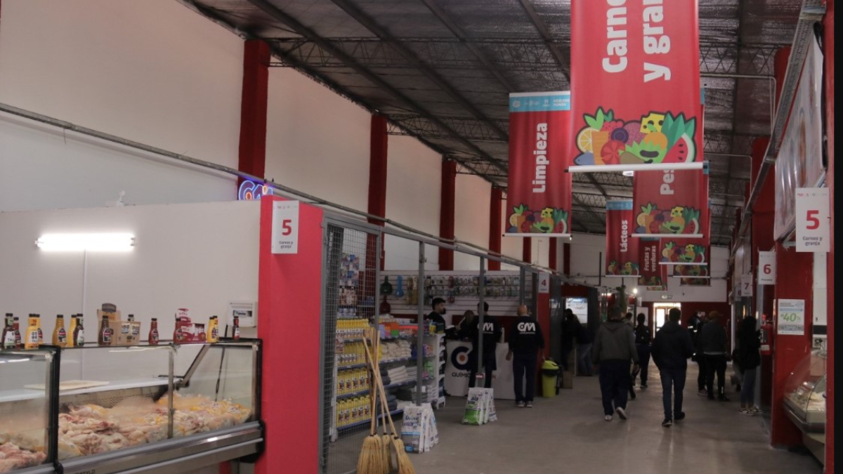 El Mercado Morón, en el centro de Haedo, es una de las opciones más económicas en la zona Oeste para comprar alimentos.