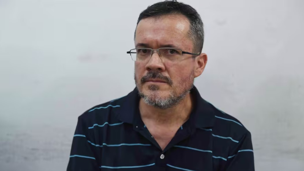 Martín del Rio está acusado de matar a sus padres para robarles dinero de su mansión de Vicente López. Permanece detenido desde septiembre de 2022.