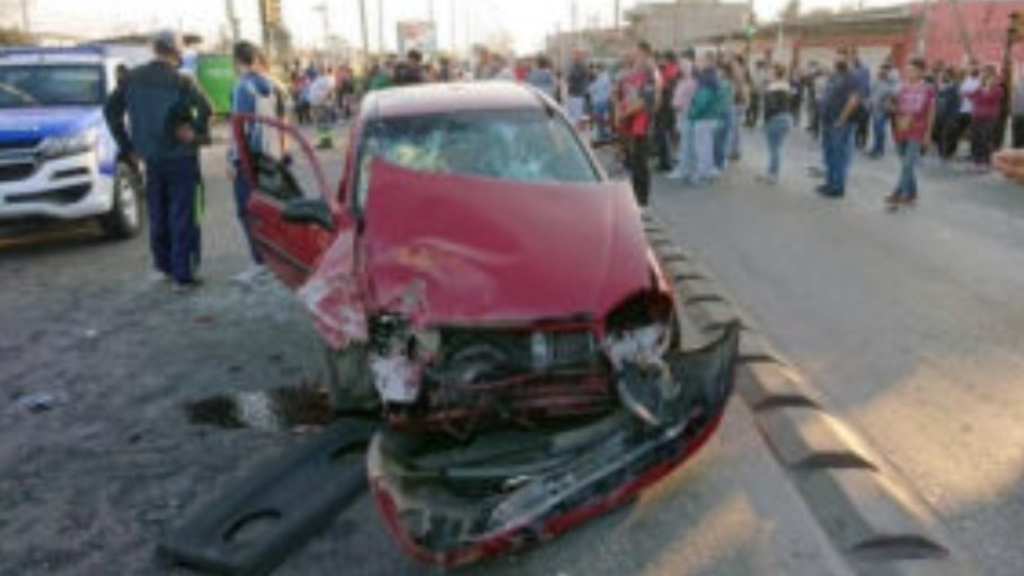 El vehículo que ocasionó la muerte Tahiel Contreras en Laferrere quedó destrozado en su parte delantera. tras la picada mortal.