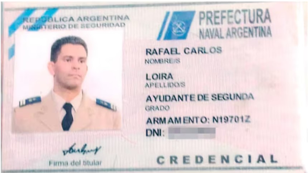 La identificación oficial de Carlos Loira como miembro de la Prefectura Naval Argentina.