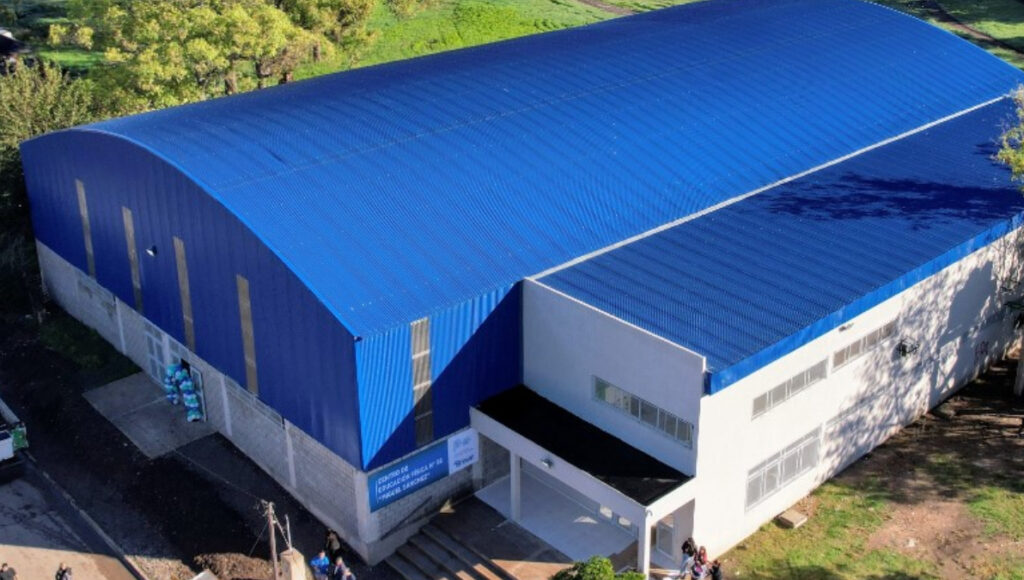El nuevo polideportivo de Don Orione tiene 2.200 metros cuadrados. Está en Río Limay y Río Futaleufú.