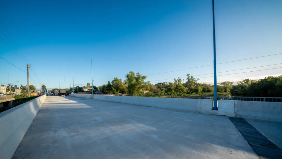 El puente que unirá Trujui, en Moreno, con Villa Udaondo, en Ituzaingó, está en su etapa final de obras.