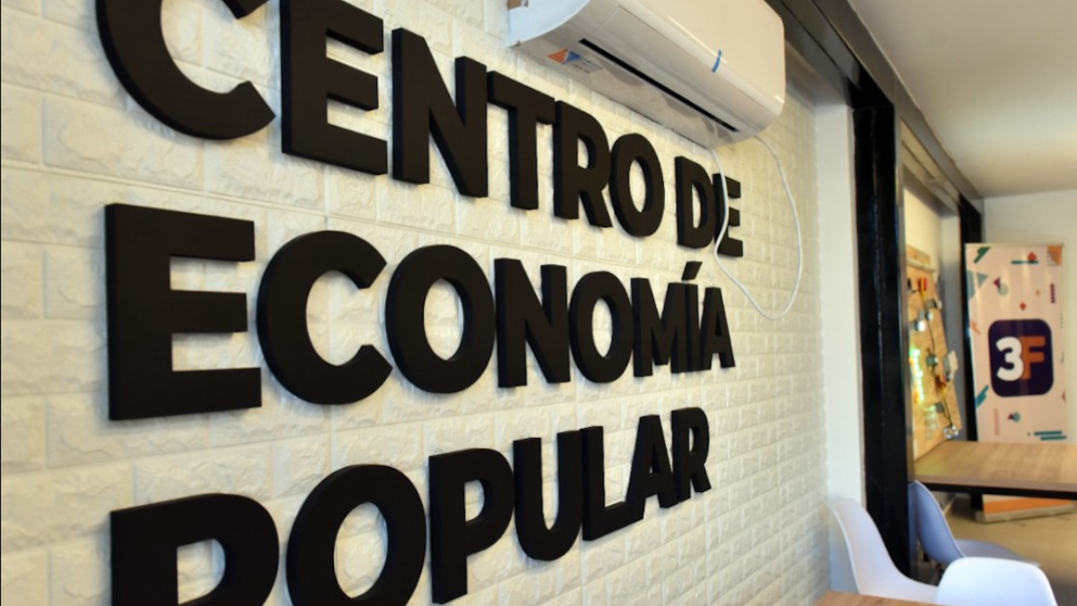 Los cursos para emprendedores los dan en el Centro de Economía Popular de Tres de Febrero, en Caseros.