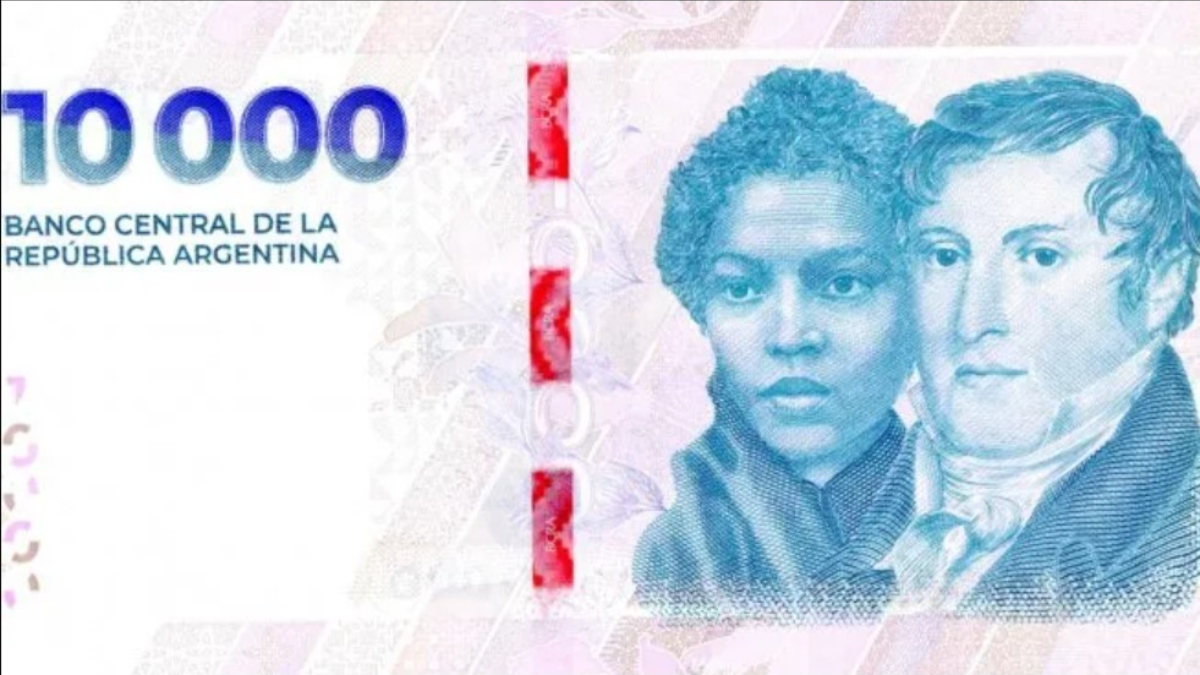 El nuevo billete de 10.000 pesos ya circula en los cajeros del Conurbano bonaerense.