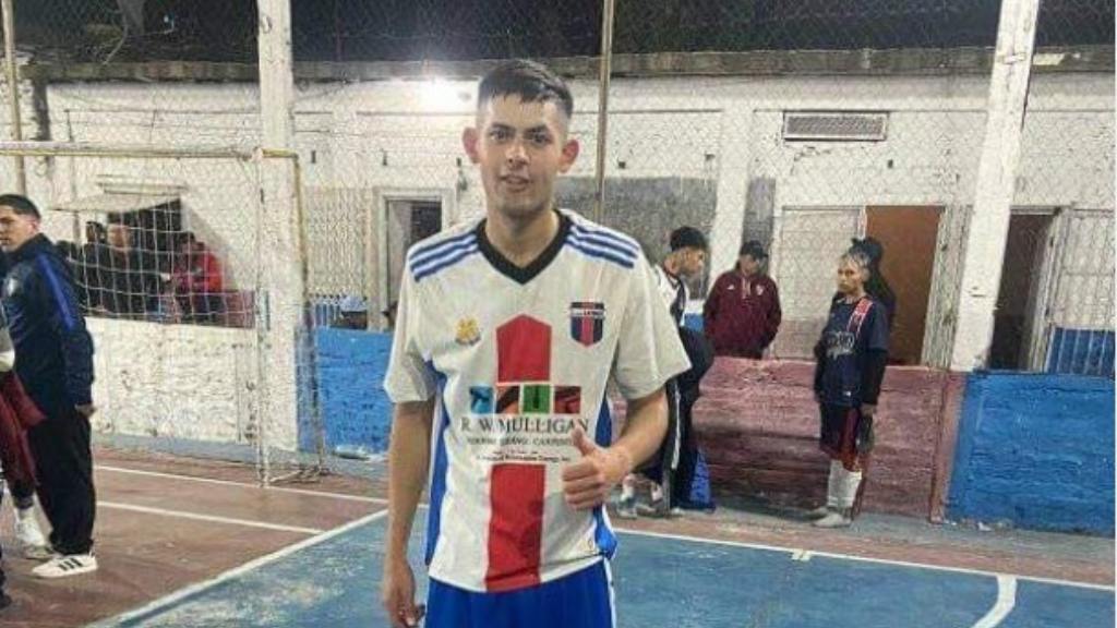 Enzo Delgado también juega en el Club Latino de Futsal.