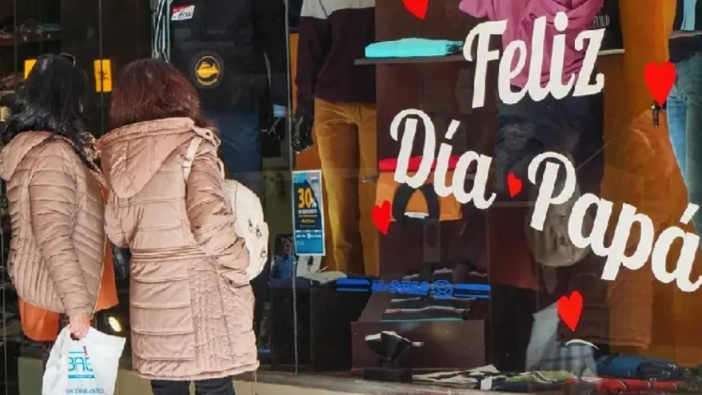 Los descuentos por el Día del Padre en Castelar se dan en locales de muchos rubros.