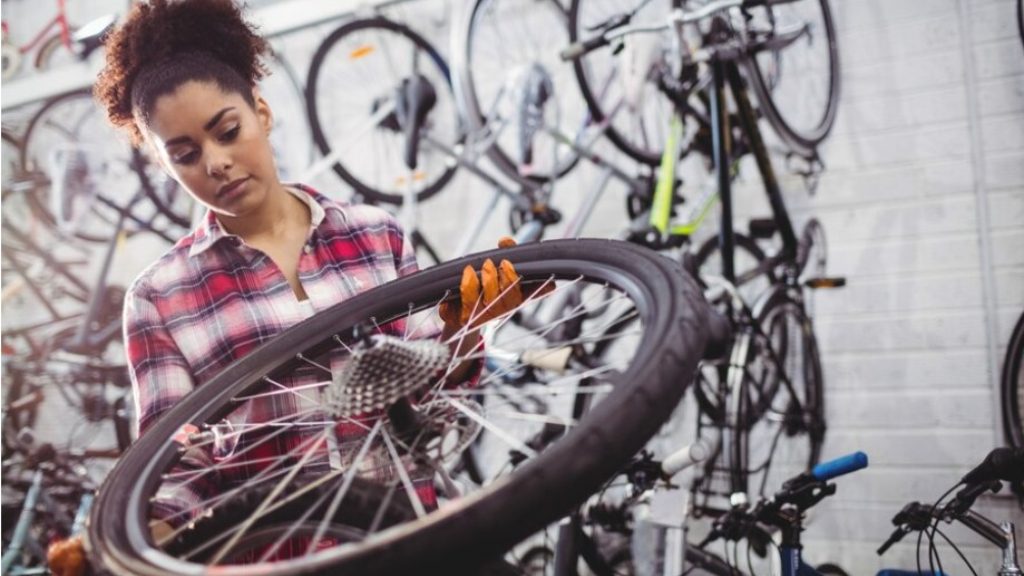 Los talleres de reparación de bicicletas serán gratuitos para toda la familia. La idea es apagar el auto y subirse a las dos ruedas.