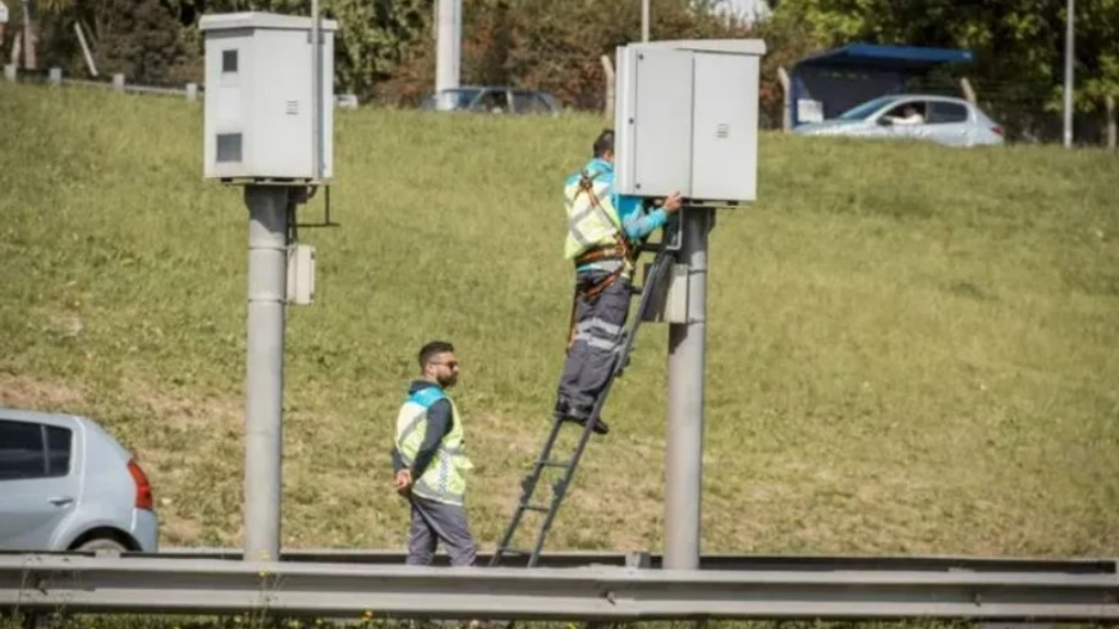 Los nuevos equipos para hacer fotomultas fueron instalados en la bifurcación entre los ramales Pilar y Escobar.