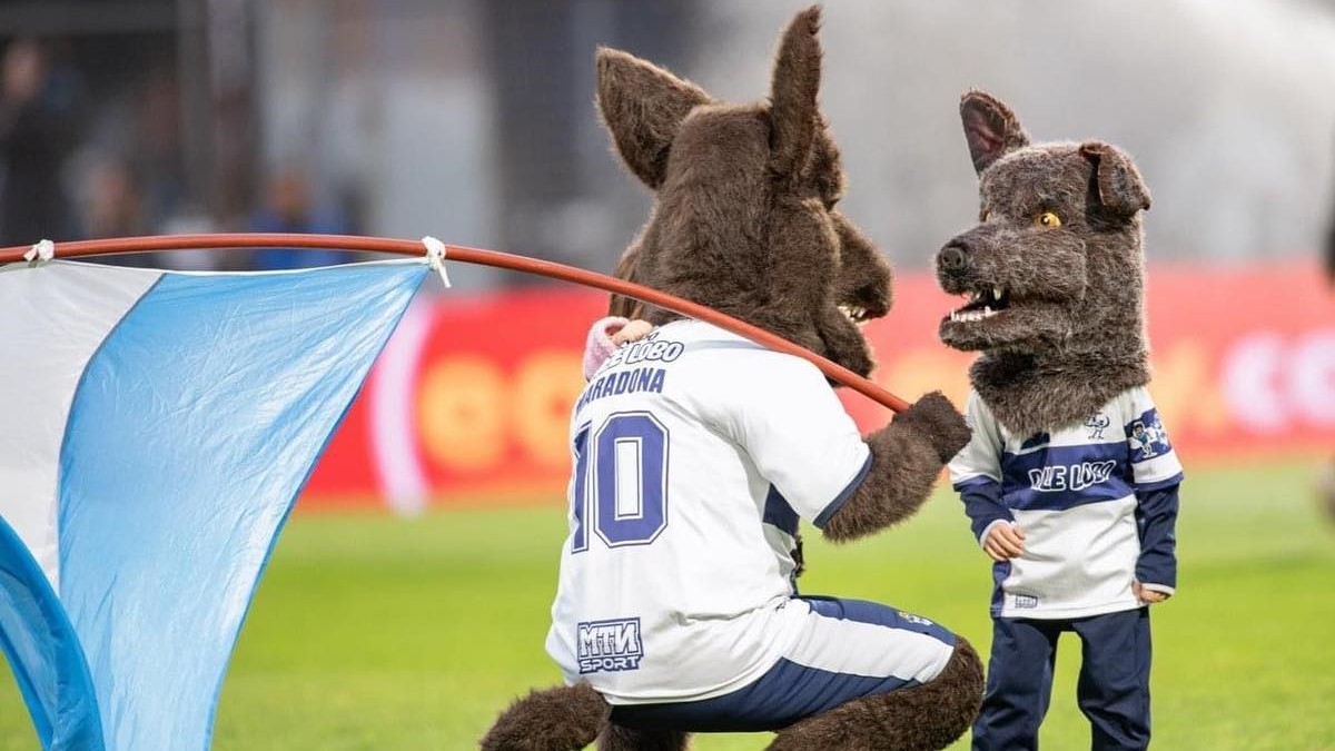 Gimnasia La Plata, Lobo, Lobito, Diego Maradona