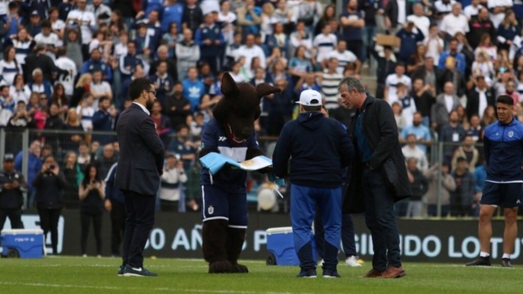 Gimnasia, Lobo, Lobito, Diego Maradona