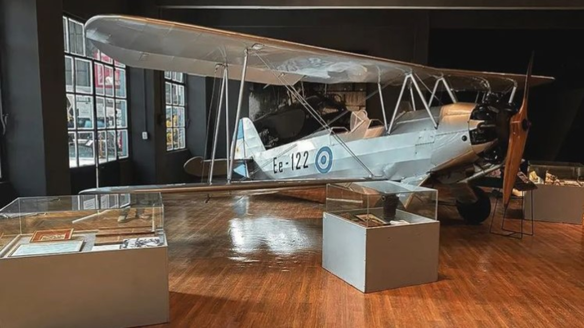 En la Sala Pioneros del Museo Aeronáutico de Morón está la historia de los primeros héroes de la aviación nacional.