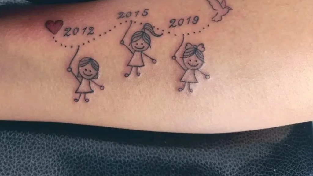 Hernán tiene tres hijos que están orgullosos de su movida de cambiar un tatuaje por un juguete para chicos internados en hospitales el Día del Niño.