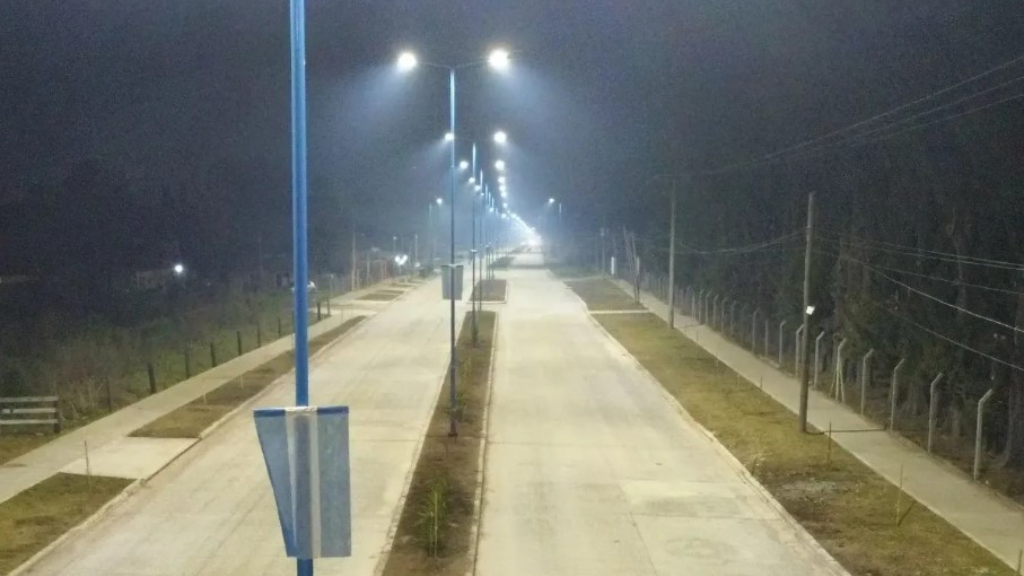 Los 8,3 kilómetros de la Avenida Argentinidad de Moreno están iluminados con luces led.