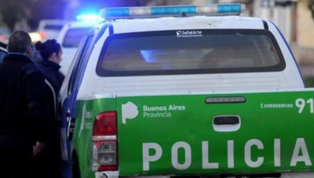 La esposa del comisario Ramón Alberto Tesares dio aviso a la policía bonaerense al escuchar los disparos en la puerta de su casa, en La Matanza.