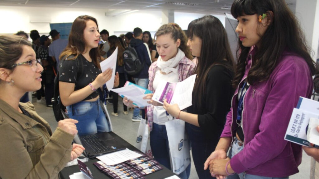 La Expo Universidad de Moreno está enfocada en que los alumnos secundarios conozcan toda la oferta académica y social de esa casa de altos estudios.