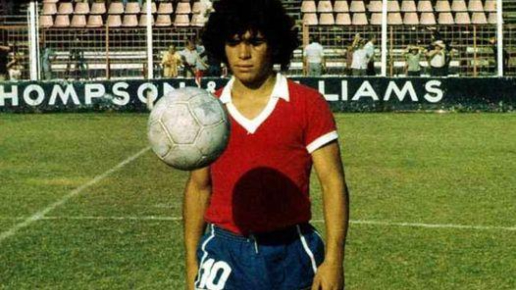 Diego Maradona, Argentinos Juniors, debut